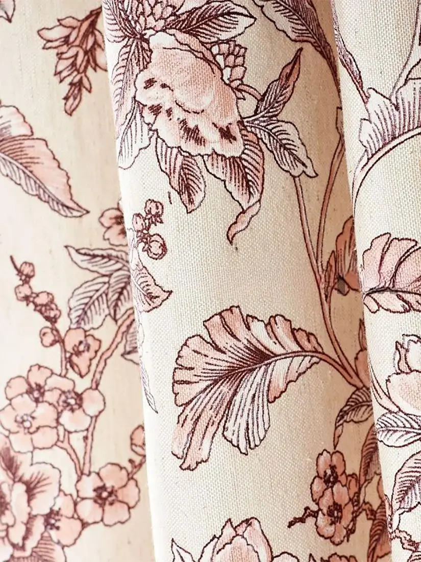 Растительный рисунок на светлом фоне - Rose Cottage, шторы под мешковину